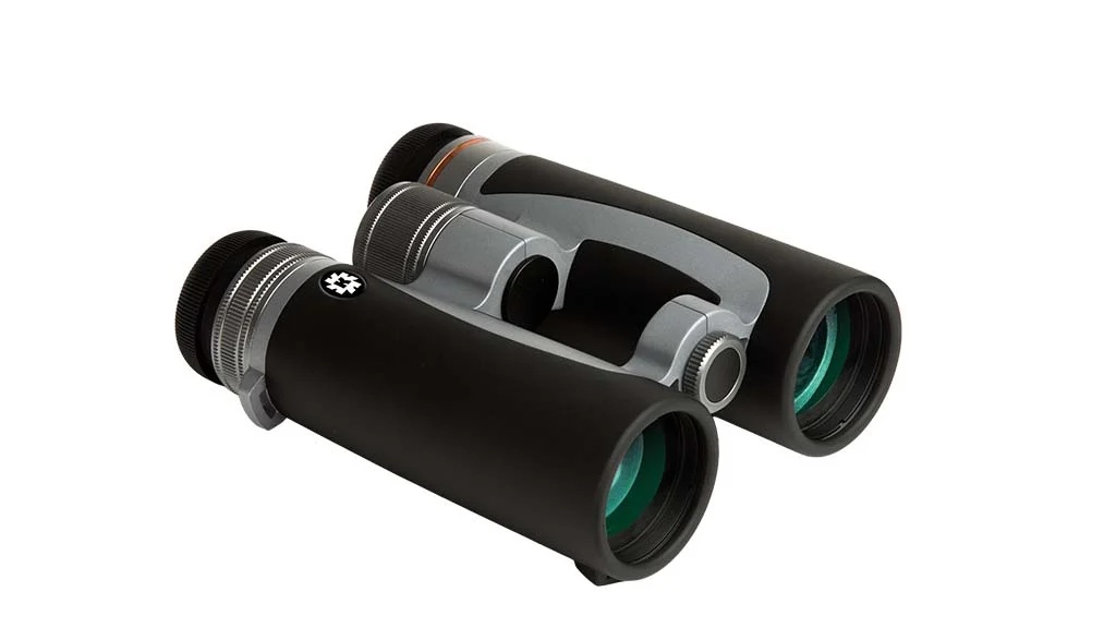 BINOCOLO - marca KONUS - modello PRINCE 8X42 - calibro 1000 mt: 107 mt - misura 8X42 Peso: 711 gr - OTTICHE - OTTICHE DA OSSERVAZIONE 7709